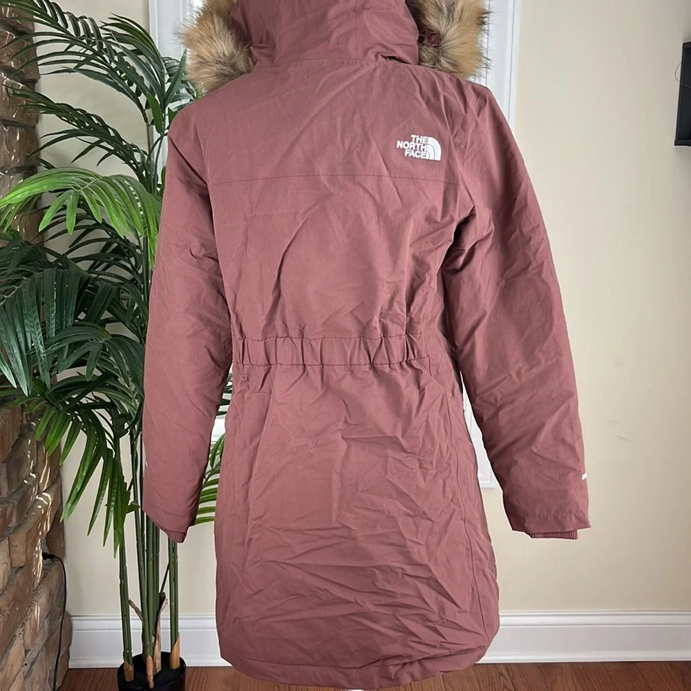 North Face Arctic Hooded Parka - Picture 2 of 8